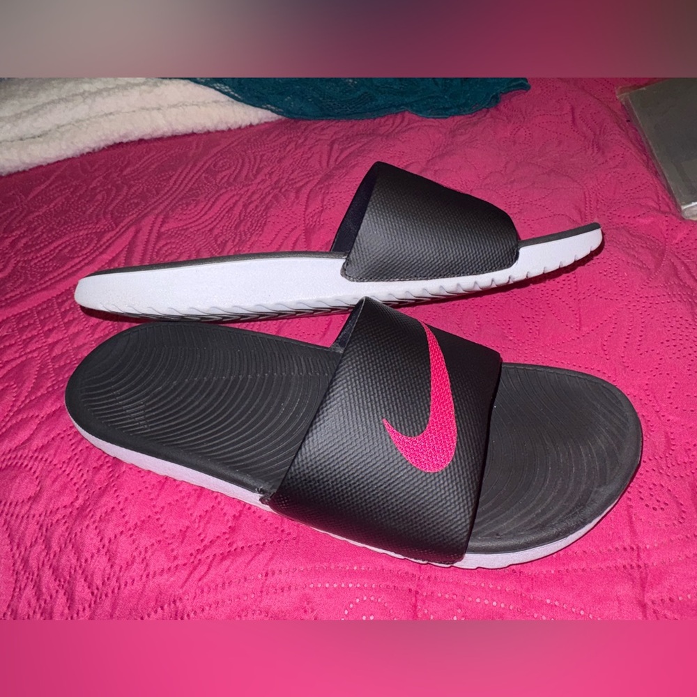 Nike Women’s Black Slide Sandals with Hot Pink Swoosh in size 10